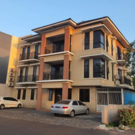 Oyo 93109 Garden Homestay 1 Tpr Surabaya Exterior foto