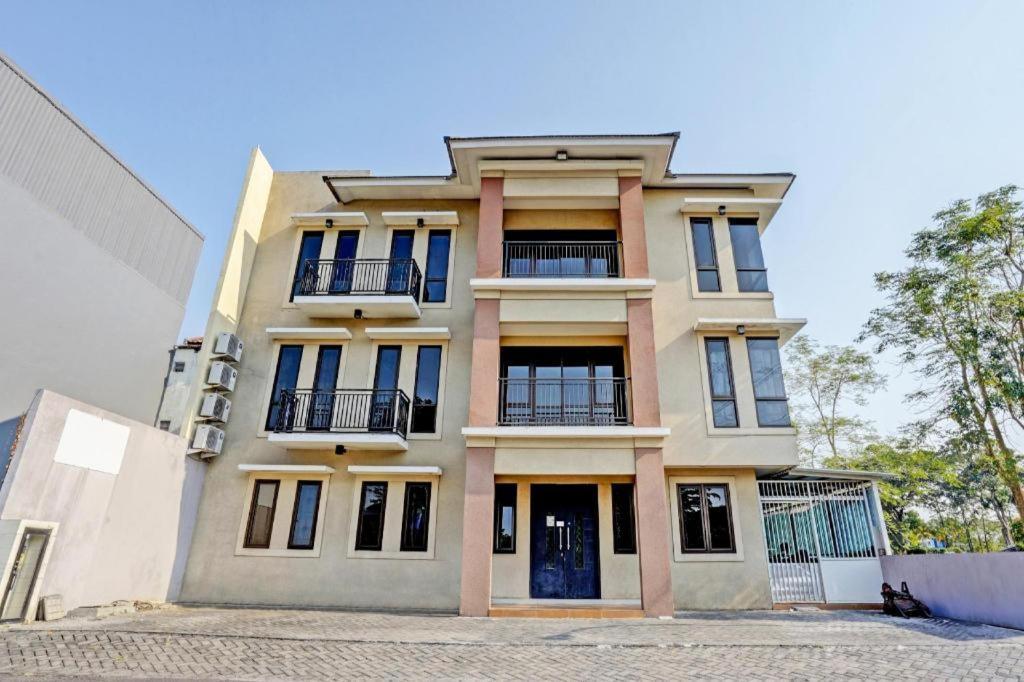 Oyo 93109 Garden Homestay 1 Tpr Surabaya Exterior foto